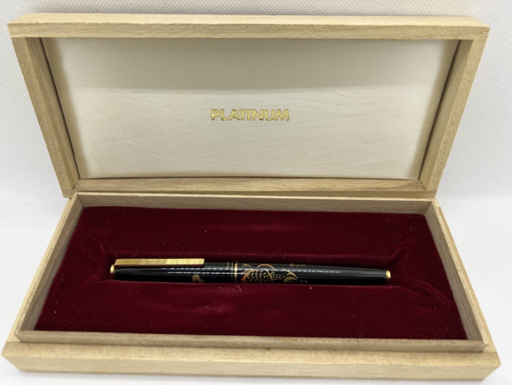 （新品）PILOT 万年筆 国光会 蒔絵 龍 14Kペン先 PILOT パイロット 万年筆 國光会 国光会 龍絵 稀少 アンティーク ペン