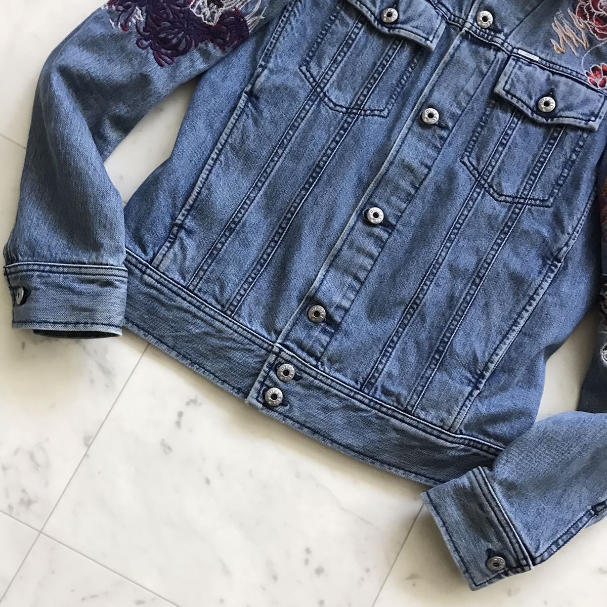 中古・古着通販DIESEL (ディーゼル) 刺繍デニムジャケット