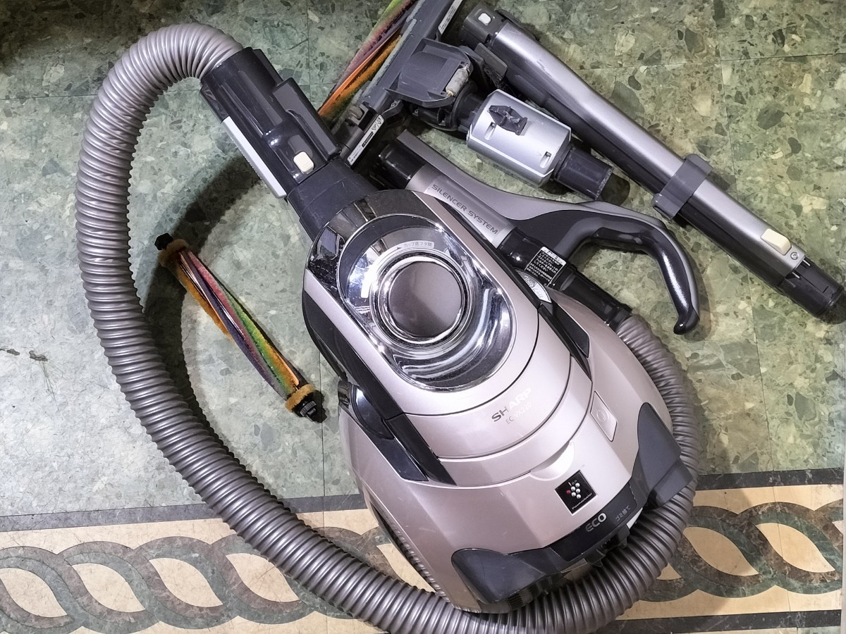 SHARP EC-VX220 キャニスター掃除機　2010年製 SHARP EC-VX220 キャニスター掃除機 2010年製 SHARP EC-VX220