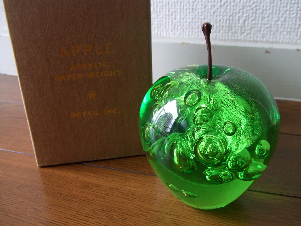 アップル ペーパーウェイト Apple acrylic りんご 置物 赤 緑 Apple