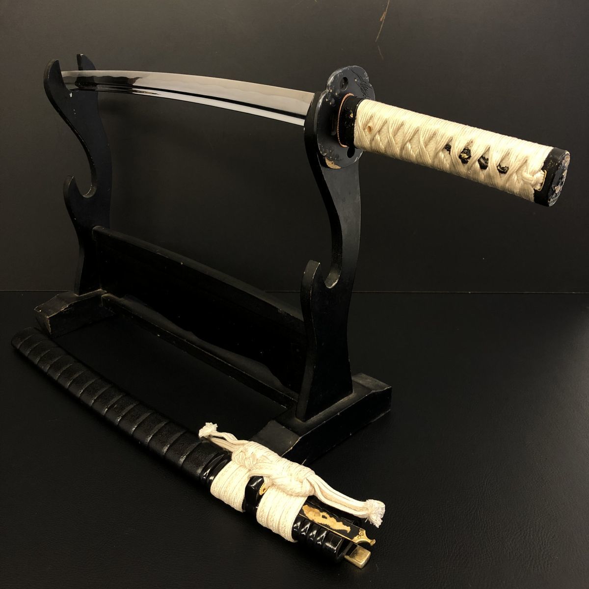 鳳凰金金具装飾 太刀拵模造刀 山田研山作 定価245000円 パンフレット刀袋付