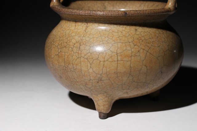 博物館展示品 来歴有 1157 宋時代 哥窯三足香炉 寸法約14.2cm×約13.8cm