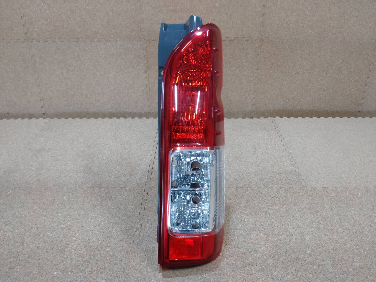 大得価，限定SALE トヨタ ハイエース 200系 右テールランプ KOITO コイト 26-140 81551-26443 R5-3367B-K(テールライト)｜売買されたオークション情報、yahooの商品情報をアーカイブ公開 - オークファン トヨタ用
