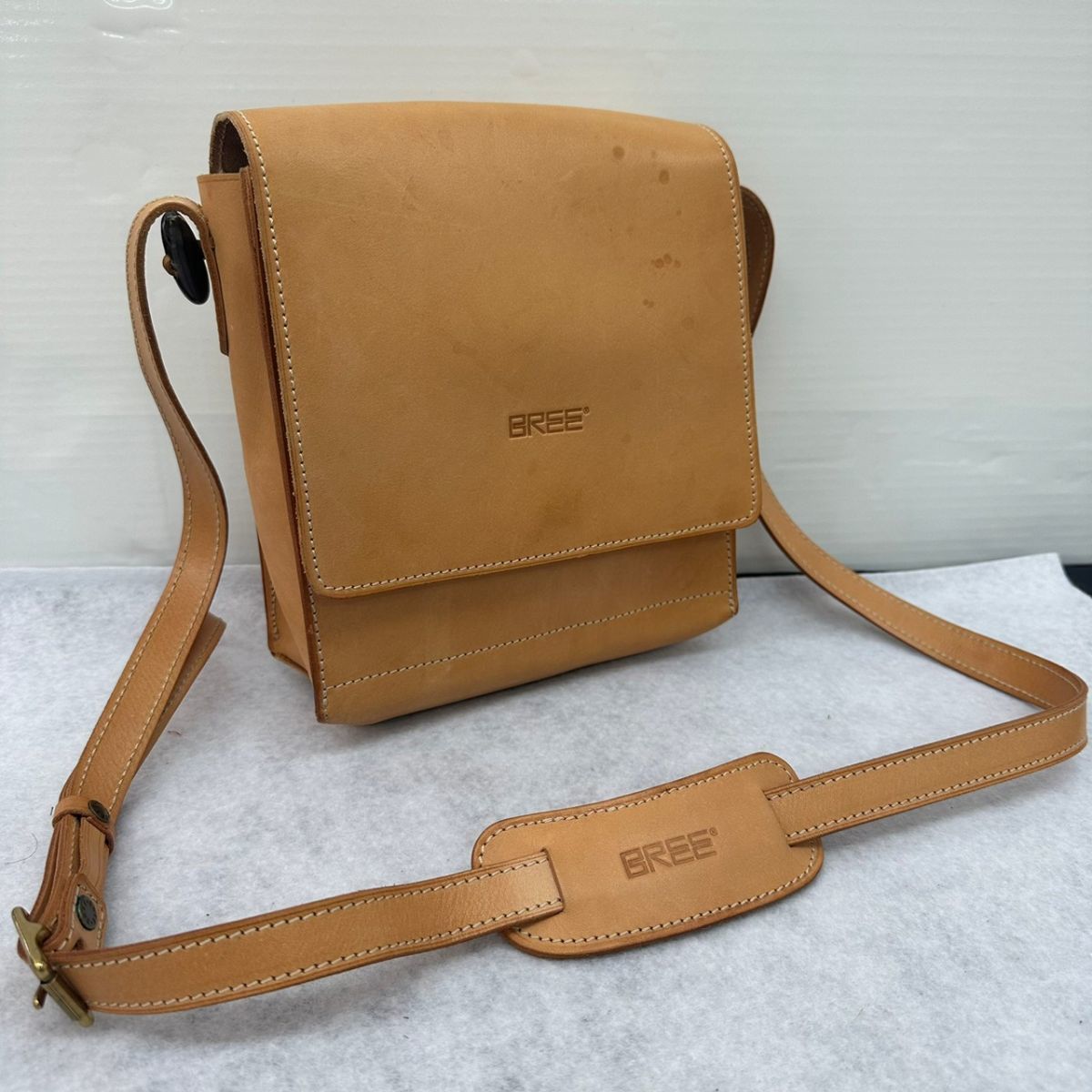 低価，限定SALE W613-O18-1900 BREE ブリー フラップ ショルダーバッグ 