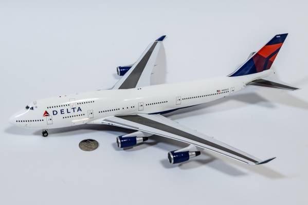 【激レア】 1/200 デルタ航空 747-400 AV200 (金属製)