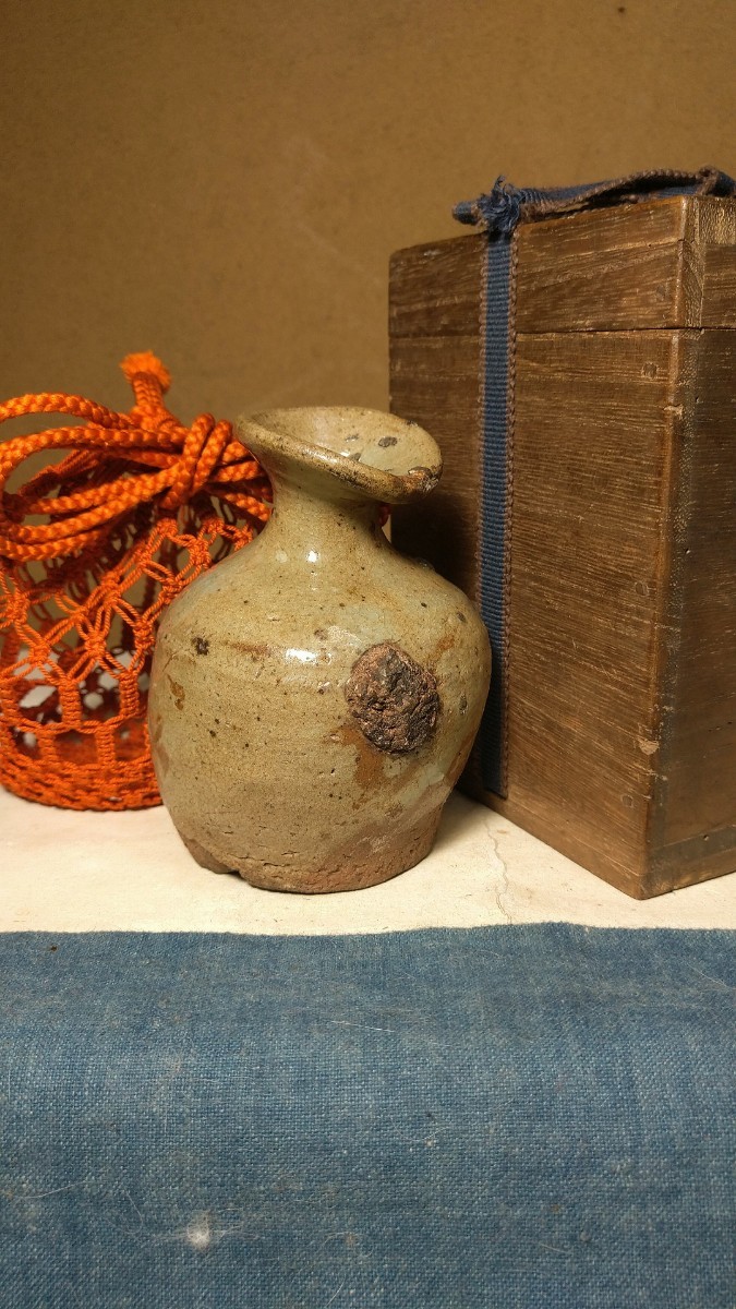 古唐津彫唐津灰釉茶筅徳利 哲】【特別出品】貴重な灰釉の古唐津小徳利（藤の川内窯・桃山時代