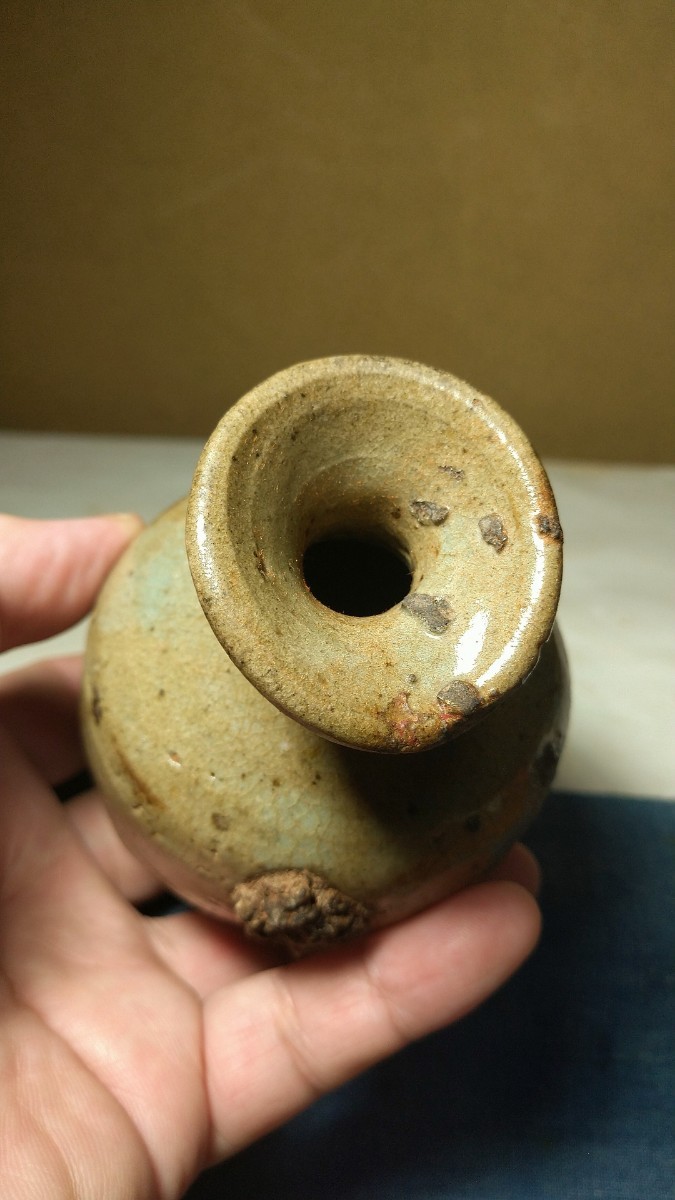 哲】【特別出品】貴重な灰釉の古唐津小徳利（藤の川内窯・桃山時代