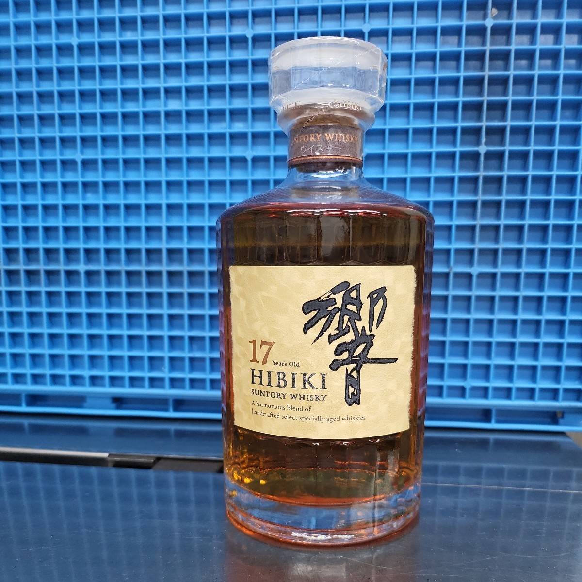 響 サントリー 17年 HIBIKI SUNTORY 箱付 – 意匠ボトル 未開栓SUNTORY 