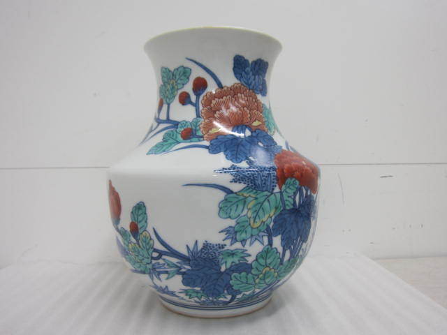 今泉今右衛門　今右衛門　錦　松竹梅絵　花瓶　共箱　環付 美品】今泉今右衛門 錦花絵花瓶 花器 共箱ダメージ有 【公式通販】