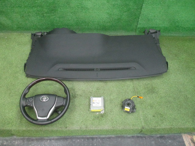 ZWR80　トヨタ　ヴォクシー　平成27年　ハンドル　スパイラルケーブル　エアバックコンピューター　ダッシュボード　231339