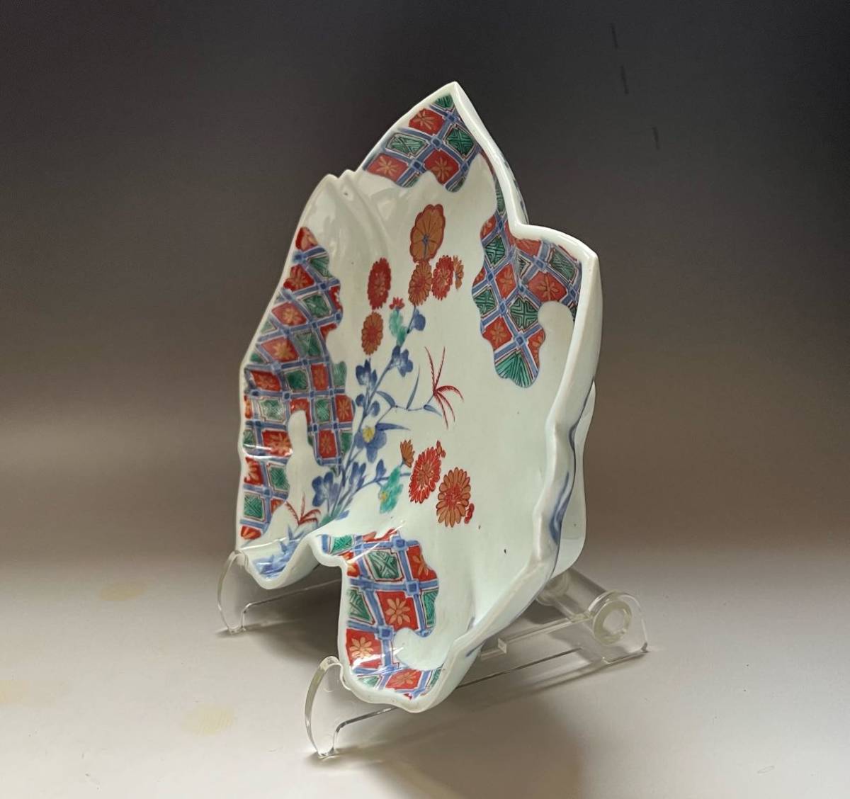 色絵古伊万里菊花文変形皿（色絵柿右衛門、金蘭手、元禄色絵古伊万里