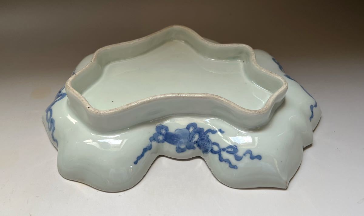 色絵古伊万里菊花文変形皿（色絵柿右衛門、金蘭手、元禄色絵古伊万里