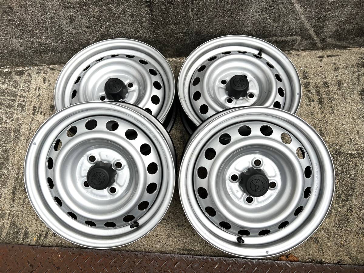 トヨタ純正 ヤリス新車外し スチールホイール ホイールキャップ 付き
