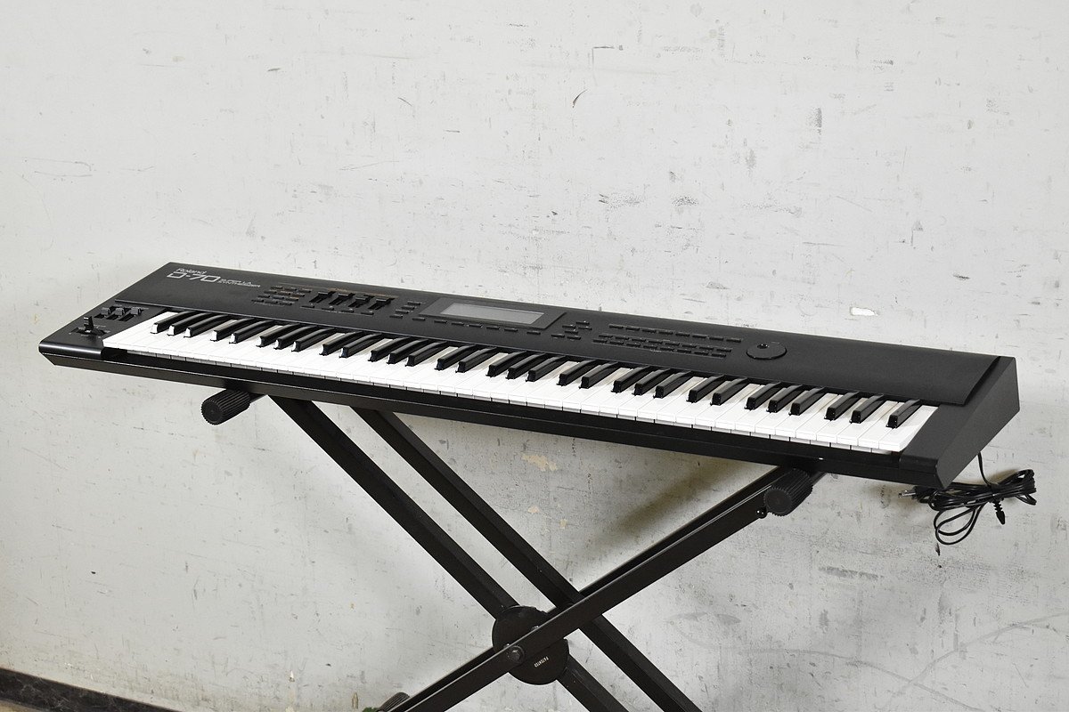 C*u様 Roland D-70 ローランド　シンセサイザー　ジャンク品 Roland | D-70 - ローランド シンセサイザー ジャンク品 メルカリ D70