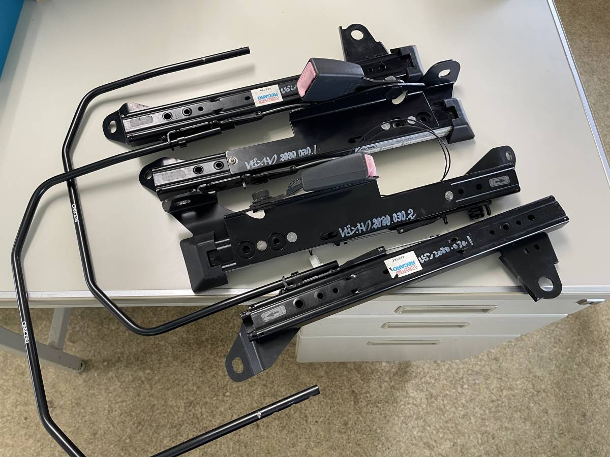 [中古美品] レカロ RECARO AE111 セミバケ用 シートレール トヨタ　スプリンタートレノ　カローラレビン　運転席側・助手席側　セット