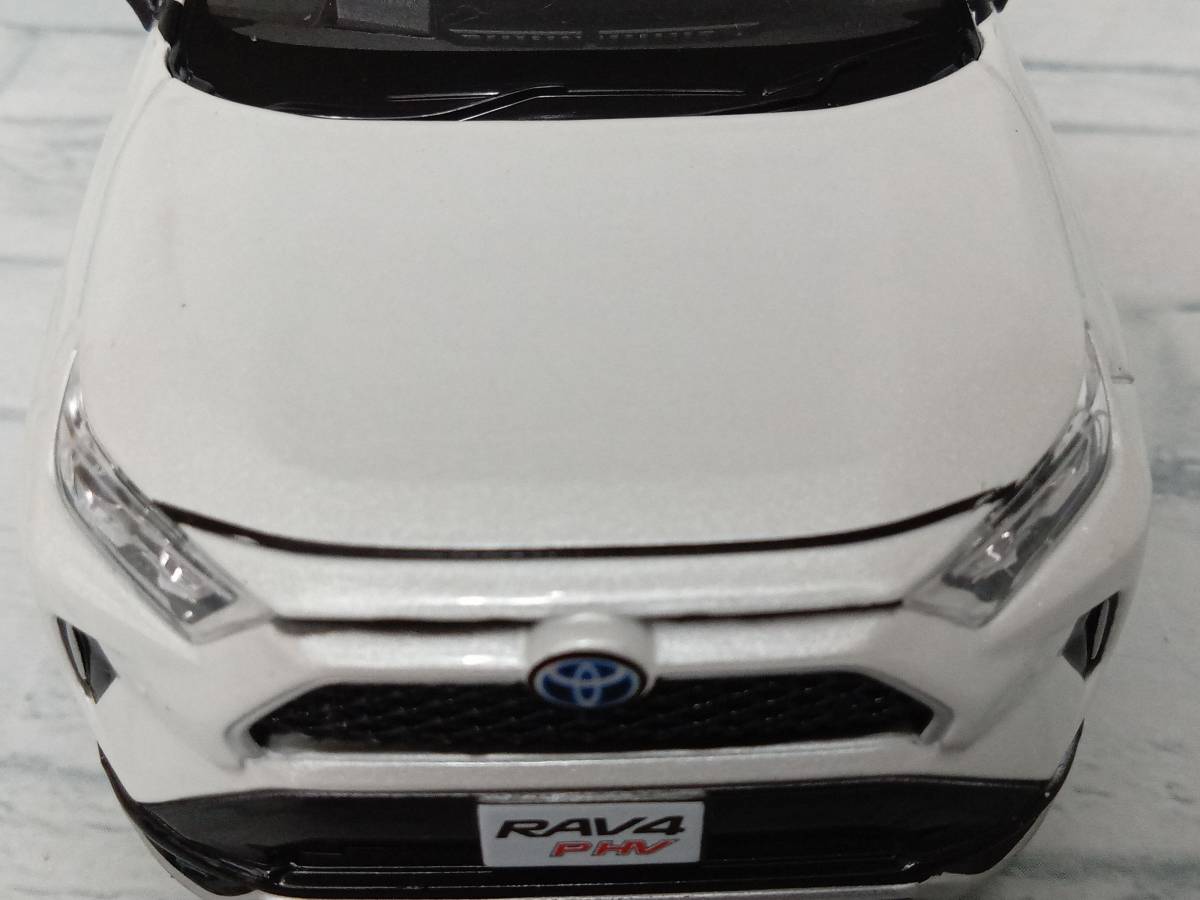 1/30 トヨタ カラーサンプルミニカー RAV4 PHV ホワイトパール