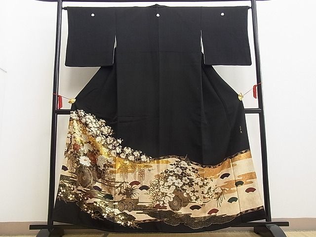 平和屋野田店□豪華黒留袖 駒刺繍 金糸刺繍 花車之図 金彩 逸品 n