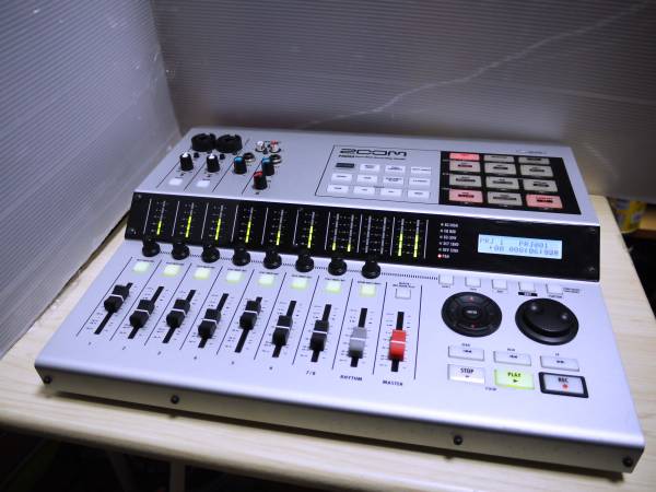 ■ ZOOM HD8/HDDデジタルレコーディングスタジオ ズーム