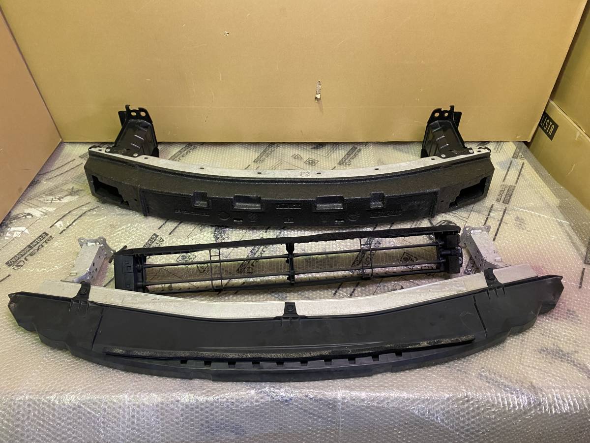 プリウス　 ZVW50 ＺＶＷ５１　フロントバンパー　ホースメント　