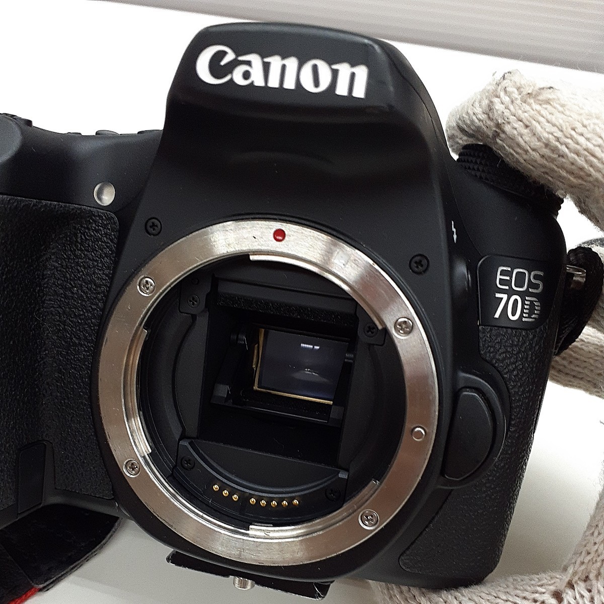 Canon キャノン EOS 70D デジタル一眼レフ レンズ EF-S 18-200mm 1:3.5