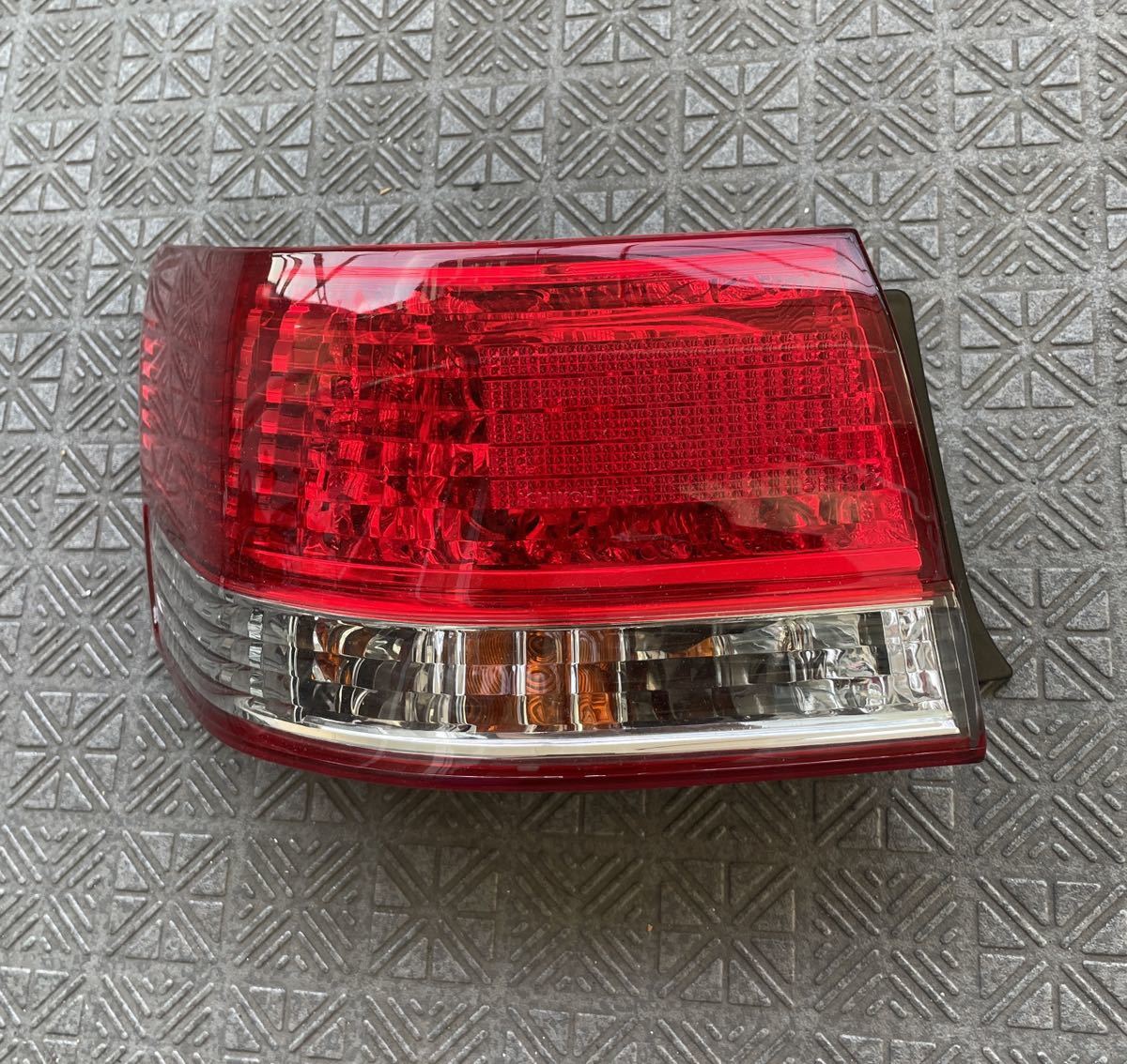 トヨタ純正 JZX100 マークII後期 テールランプ 外側左 テールライト
