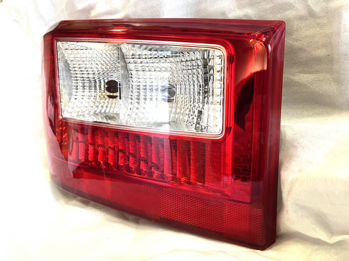 ☆≪即決あり！≫ コースター XZB70 純正右テールランプ 81551-36540 