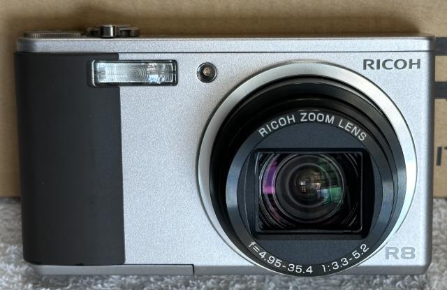 RICOH R8 完動 美品 コンデジ R8 RICOH リコー デジタルカメラ