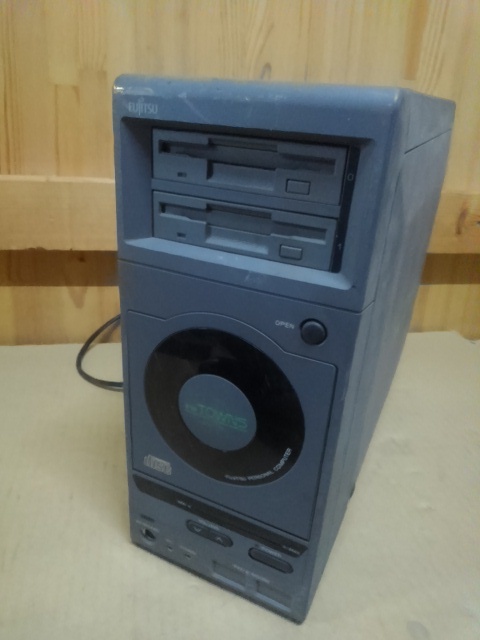 富士通 FM TOWNS モデル20F FMTOWNS20F 本体 断線 ジャンク レトロ