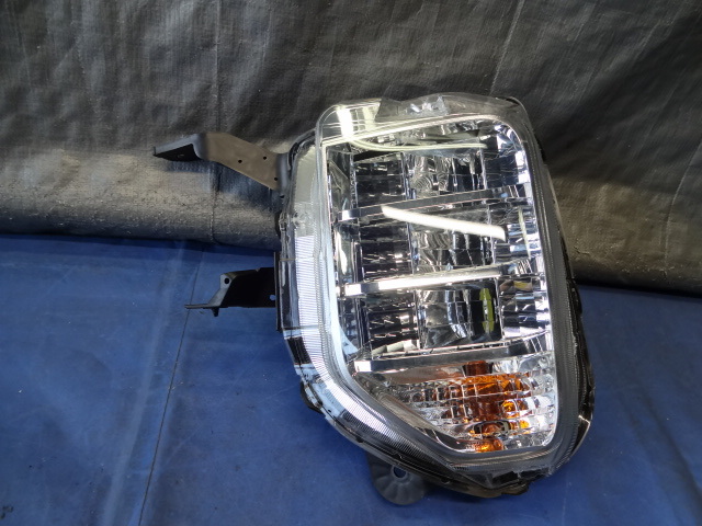 EK-X B38w 自動車用 ヘッドライト 左右セット ekクロス/B34W B35W B37W B38W/ヘッドライト左/LED/純正/MQ714719