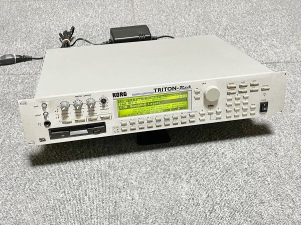 Korg TRITON-Rack 中古動作品 液晶難有 ツマミ欠品 電源アダプター付  