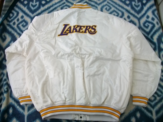 NIKE製 ロサンゼルス レイカーズ 白ジャンパー 極美品 XXL Los Angeles  