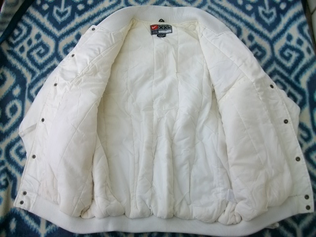 NIKE製 ロサンゼルス レイカーズ 白ジャンパー 極美品 XXL Los Angeles  