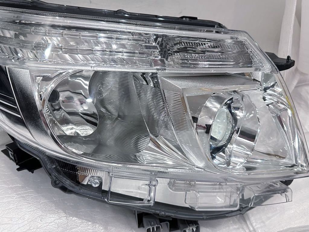 極美品 破損無 純正 LED ノア 80 前期 ヘッドライト 右 ヘッドランプ
