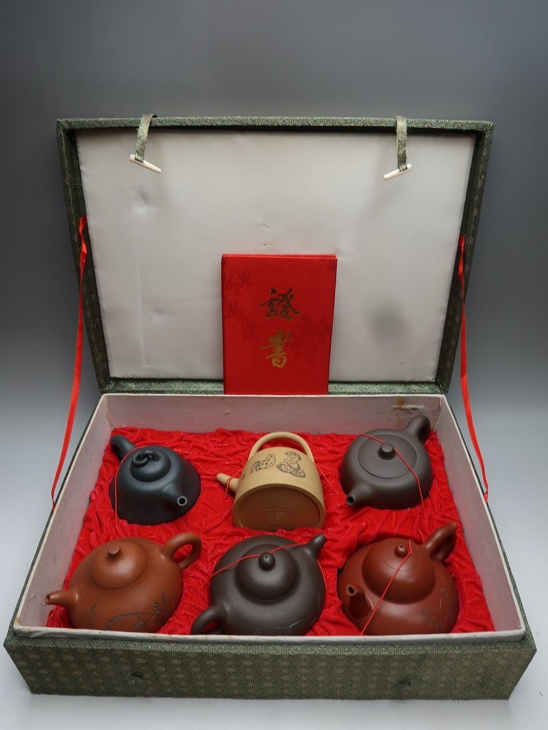 YB】明代古染付獅子紋桃形碗・小碗・桐箱付属 年代保証品 ☆中国古美術
