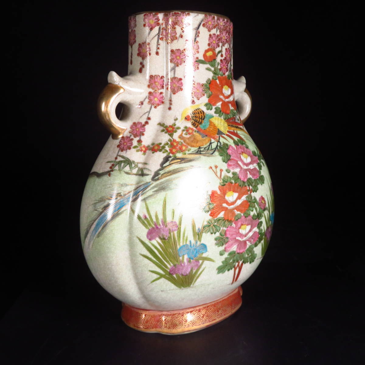 薩摩焼丸十字家紋 金襴手金彩色絵花鳥図耳付花瓶 細密絵付 花器 飾壺