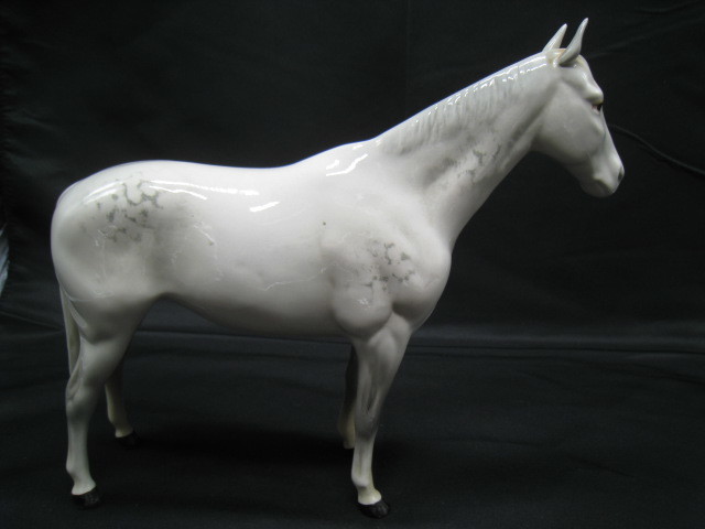 １０G16　BESWICK　ベスウィック　白馬　イギリス　オブジェ　幅２５ｃｍ