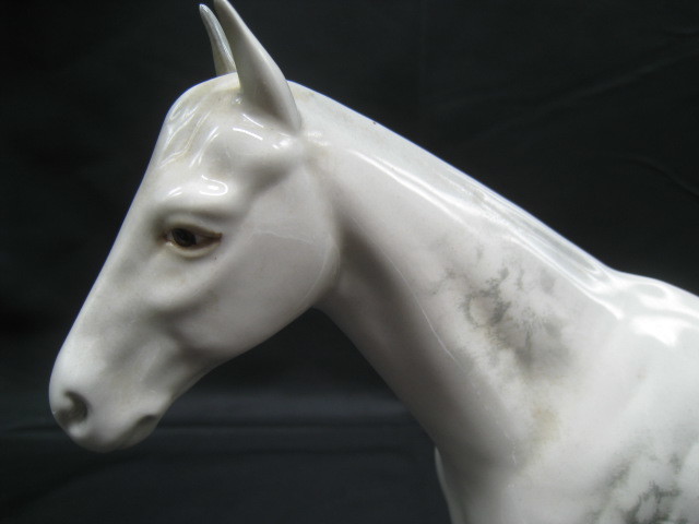 １０G16　BESWICK　ベスウィック　白馬　イギリス　オブジェ　幅２５ｃｍ