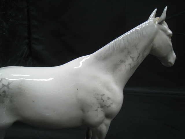 １０G16　BESWICK　ベスウィック　白馬　イギリス　オブジェ　幅２５ｃｍ