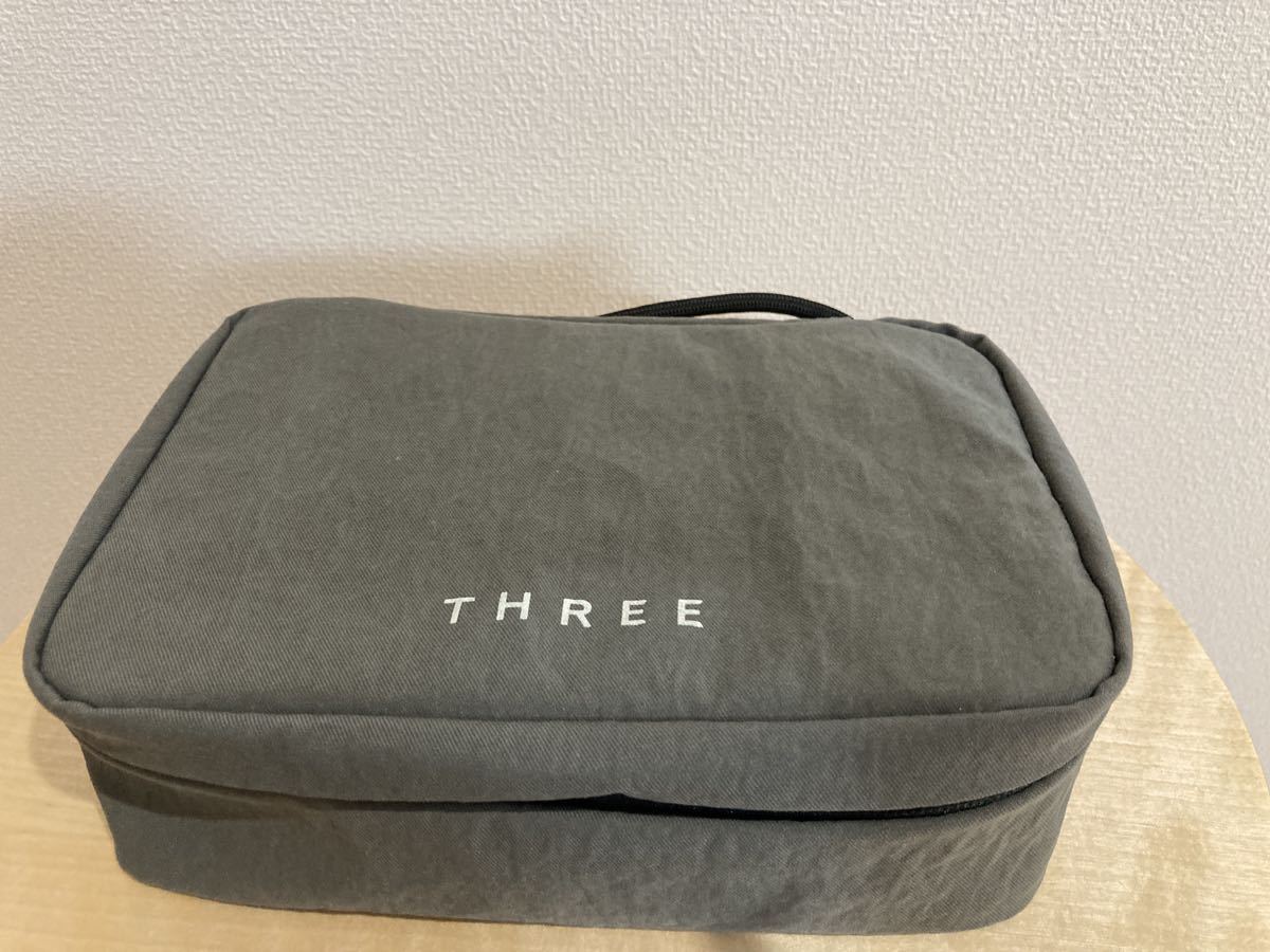 THREE コスメポーチ KO バニティ スリー THREE ⁄ オリジナルコスメ