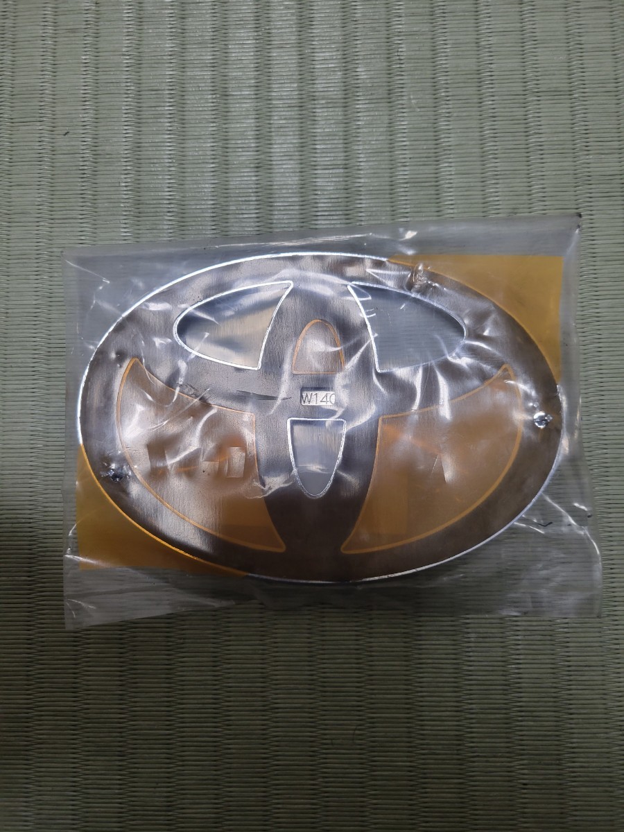 トヨタ ハイエース グランドキャビン バックドア 純正エンブレム