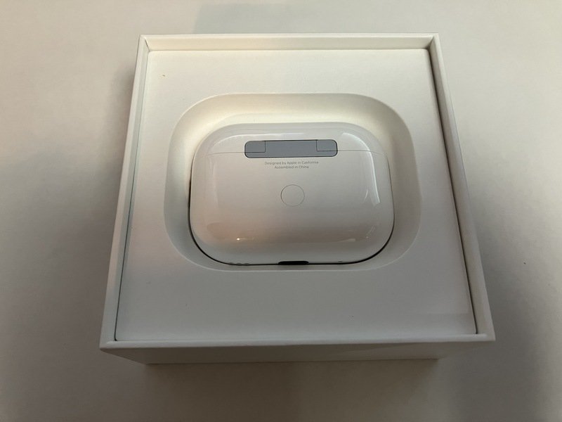 FF983 AirPods Pro 第2世代 MQD83J/A 箱/付属品あり AirPods MQD83J⁄A