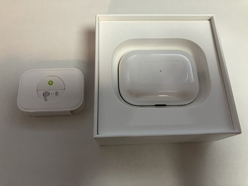 FF983 AirPods Pro 第2世代 MQD83J/A 箱/付属品あり AirPods MQD83J⁄A