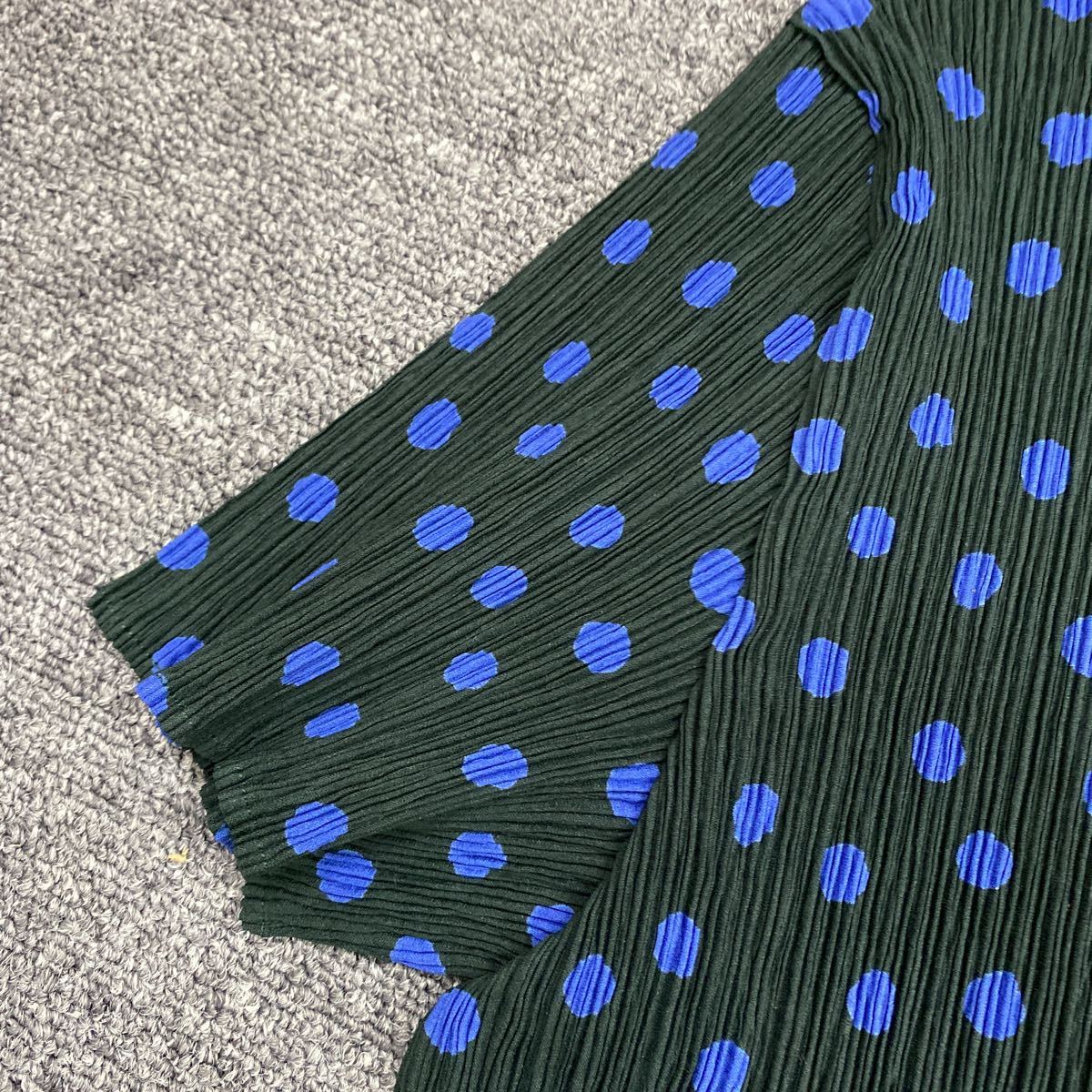 10295 希少 プリーツプリーズイッセイミヤケ ドット 水玉 カットソー