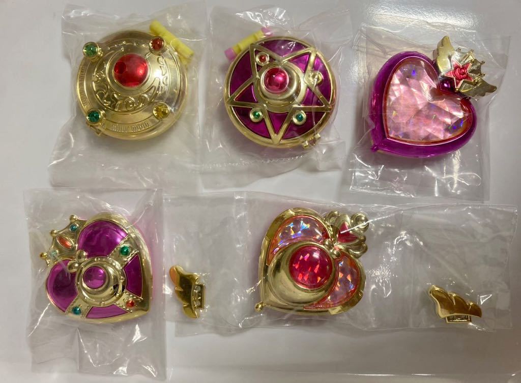 新品未開封　セーラームーン　ガチャ　ガシャポン　カプセルトイ　ガチャガチャ 変身コンパクトミラー　5個セット