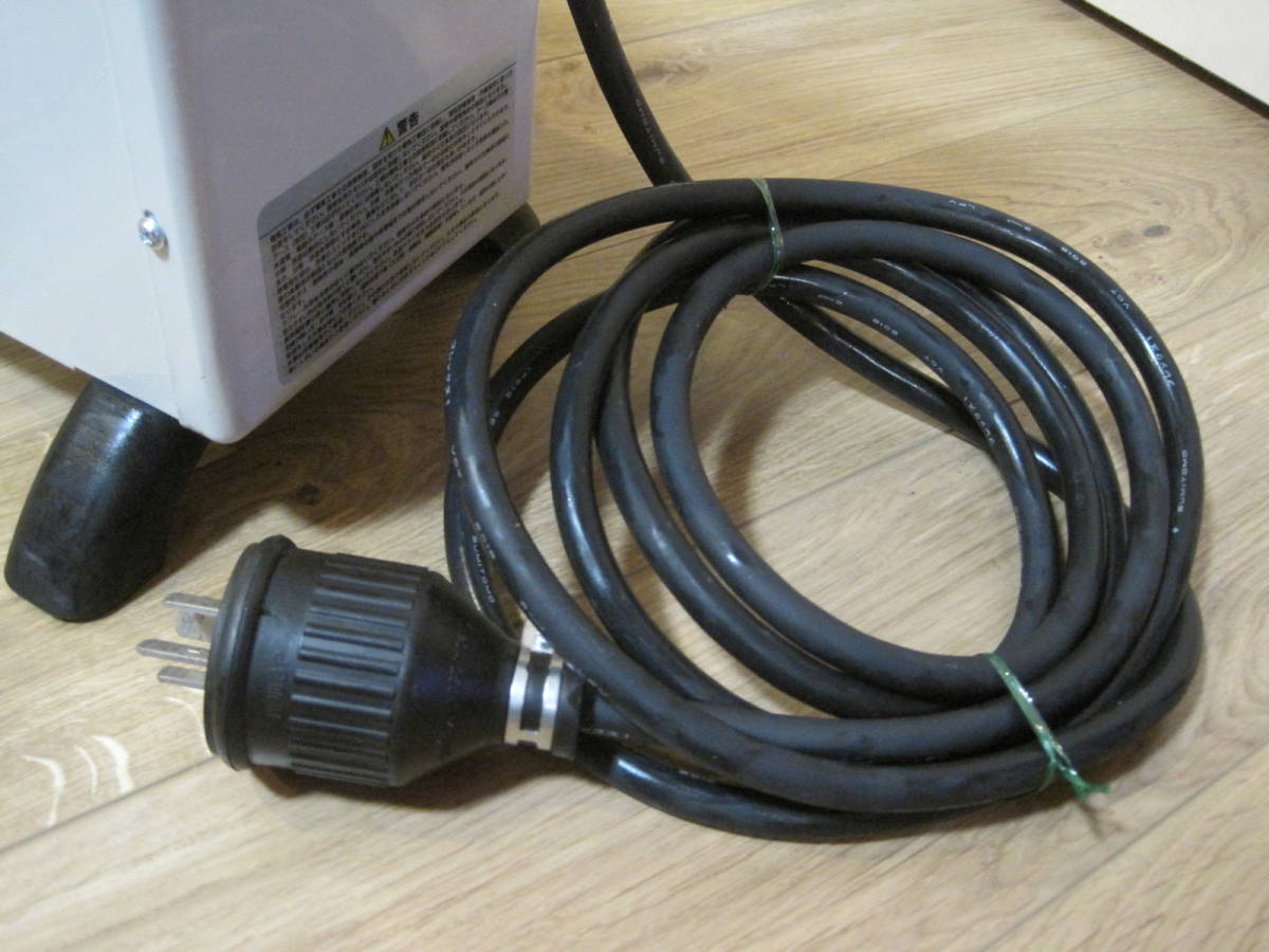 美品 ナカトミ 【NCH-30】自然対流式電気ヒーター 三相200V 動産品 電気