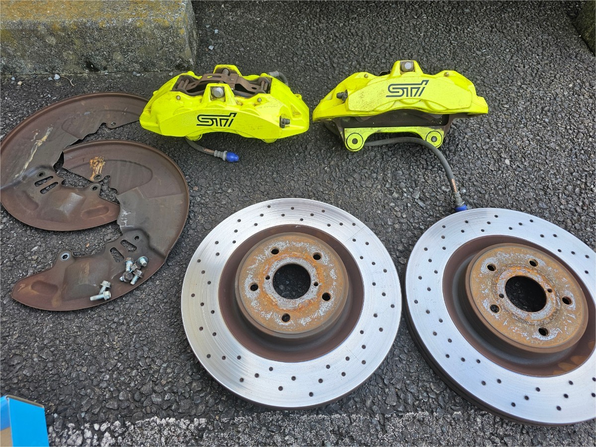 スバル　WRX STI 純正フロントブレーキキャリパーセット　VAB 後期