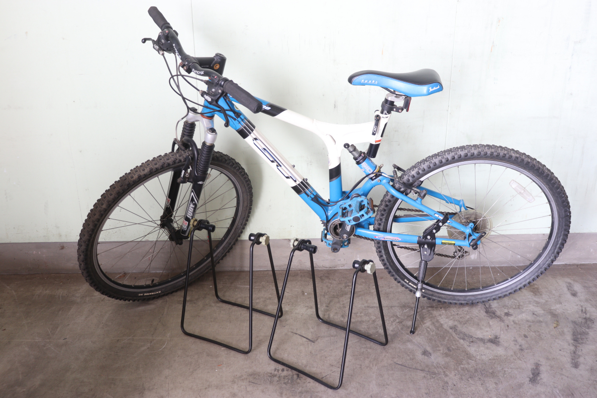 ト足】 GT XCR 3000 i-drive マウンテンバイク 自転車 COZ01CAA2I GT