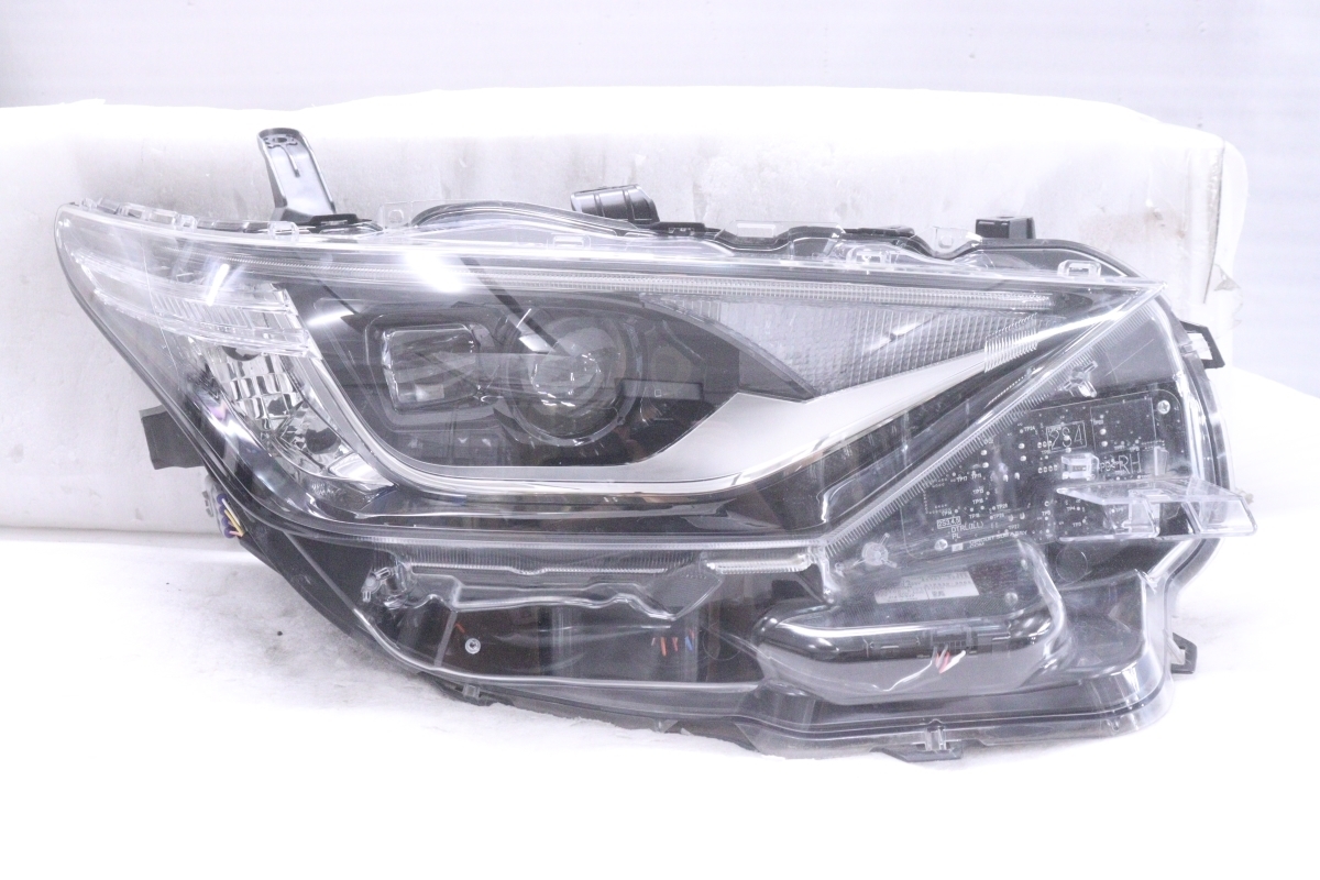 30-1618☆後期 LED NZE181H オーリス☆右ヘッドライト ICHIKOH 12-600