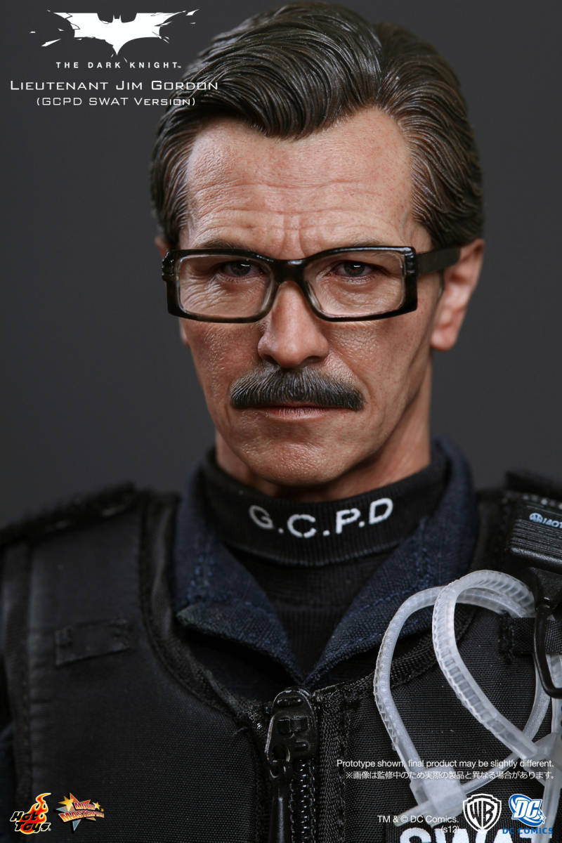 ホットトイズ ムービーマスターピース ダークナイト 1/6 ジム・ゴードン警部補 （GCPD特殊部隊版） 未開封