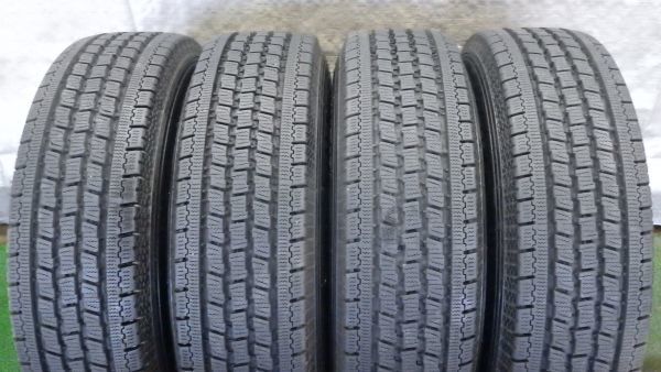 195/80R15 107/105L トーヨー DELVEX934 スタッドレスタイヤ 15×6J PCD139.7 ＋35 ハイエース 純正 スチールホイール トーヨータイヤ DELVEX 0 バリ山☆ (トーヨー) 935の通販